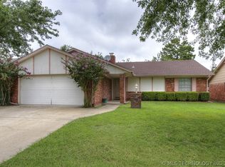 8921 E 58th St, Tulsa, OK 74145