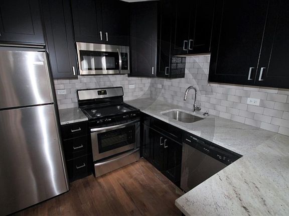 3rd image of 2201 W Eastwood Ave #2209GDN