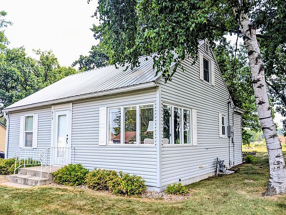2nd image of 410 1st St S
