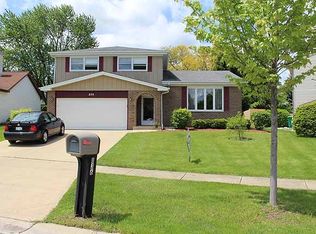836 Debra Ln, Elk Grove Village, IL 60007