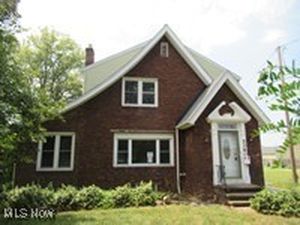 5260 W 220th St, Fairview Park, OH, 44126