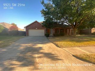 9921 SW 25th St, Yukon, OK 73099