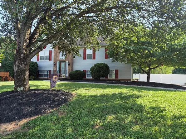 120 Hazelwood Ct, Lexington, NC 27295