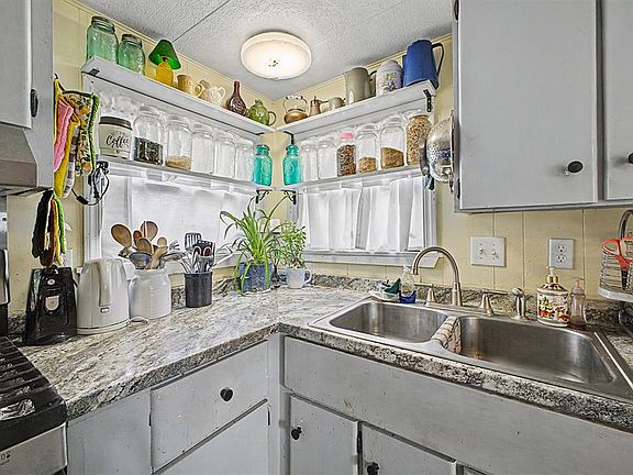 5th image of 2908 N Ripley Rd