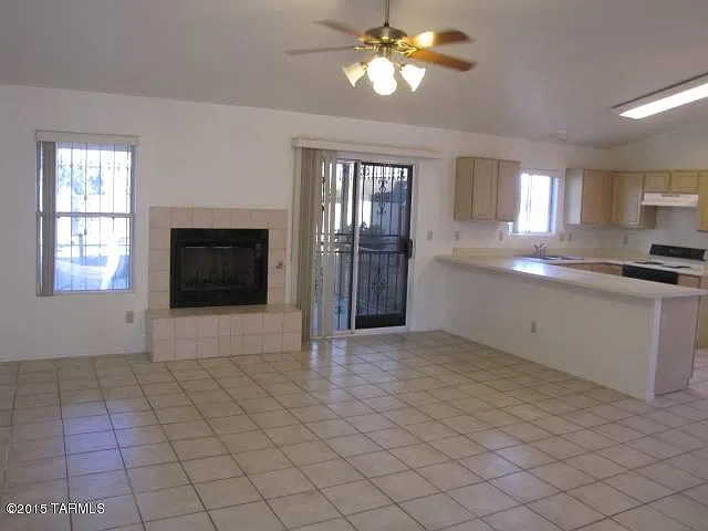 3 bed, 2.0 bath, 1738 sqft, $1,650 — Photo 3