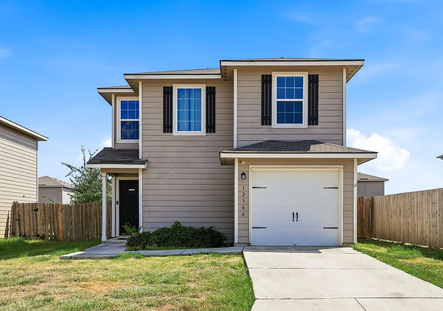 Beautiful Luckey Ranch Home with Outdoor Living — Photo 1