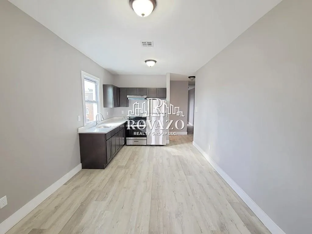 Building Photo - 745 S 18th St #1R