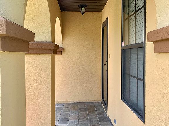 4th image of 343 Redwood Ln