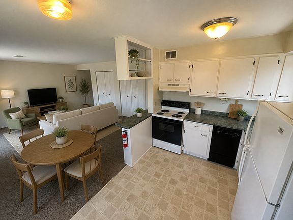 3rd image of 1516 S Dorchester Dr #11d9e9ec4