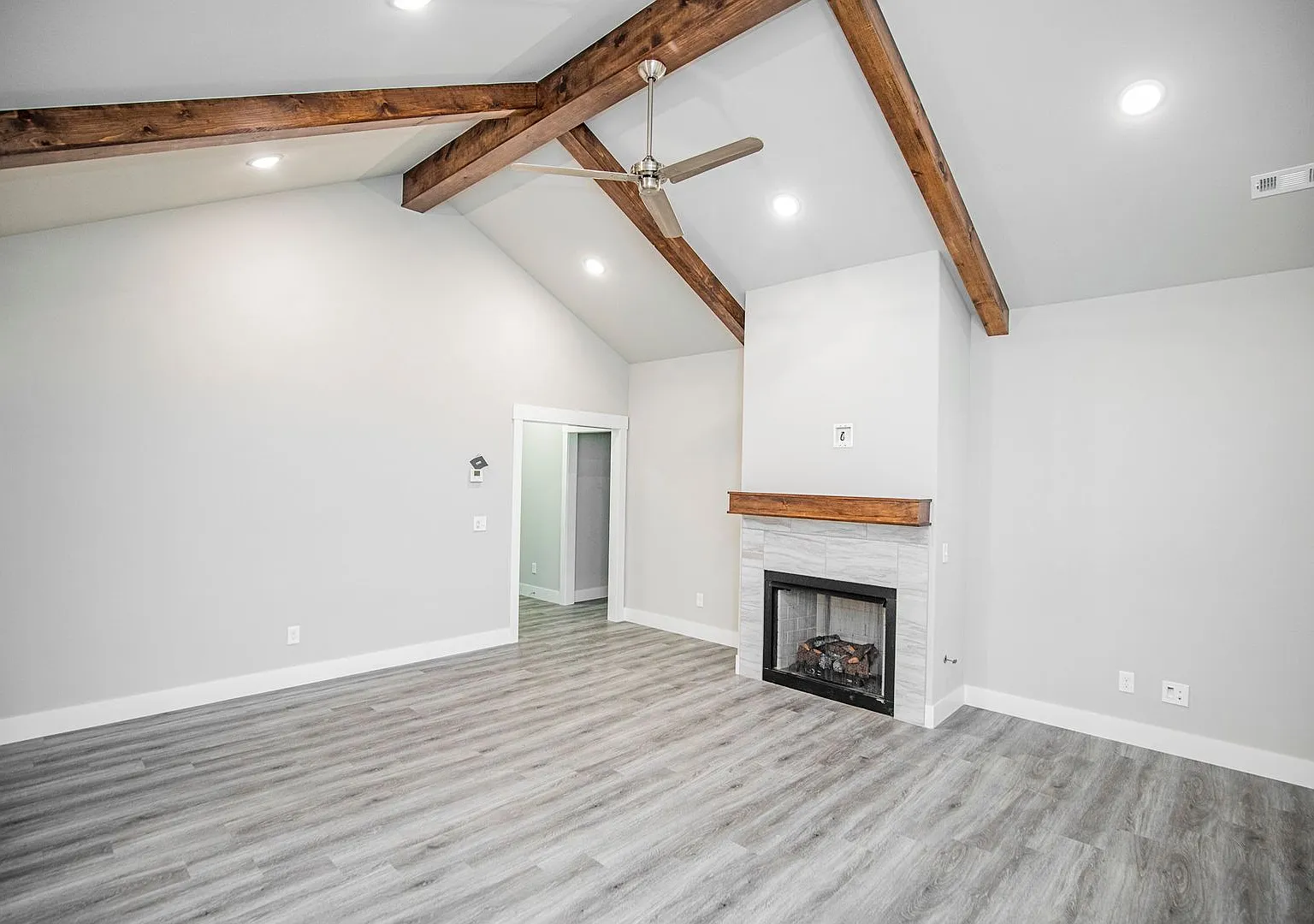 1900 Seay Circle — Photo 3