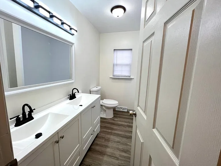 421 S Chestnut St — Photo 11