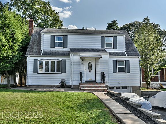 3rd image of 176 Harding Pl