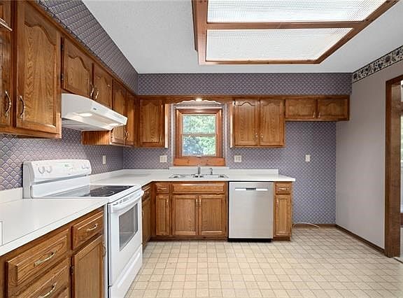 4th image of 11576 Monrovia St