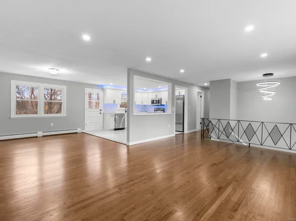 25 Filley Street, Bloomfield, CT 06002