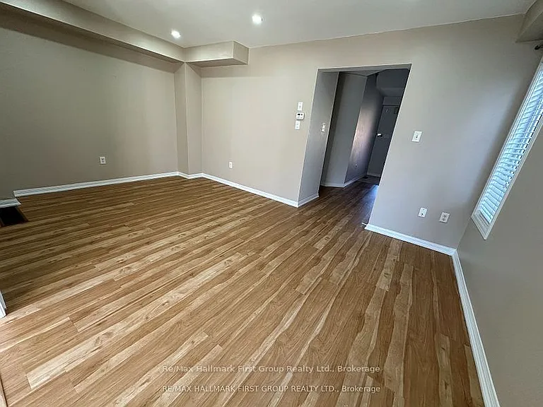 39 Robideau Pl — Photo 46