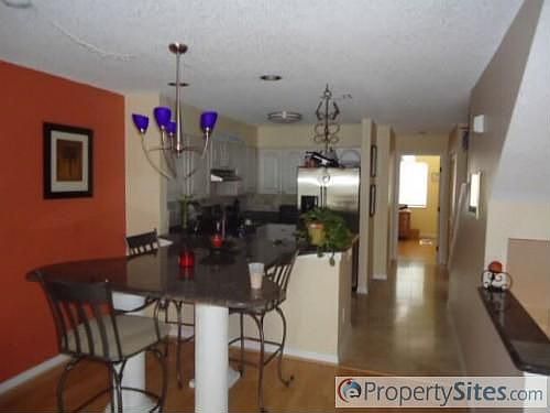 4th image of 393 Madeira Cir