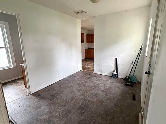 4th image of 1307 10th St