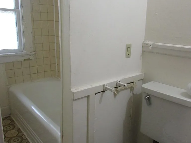 108 N Breese Ter — Photo 8
