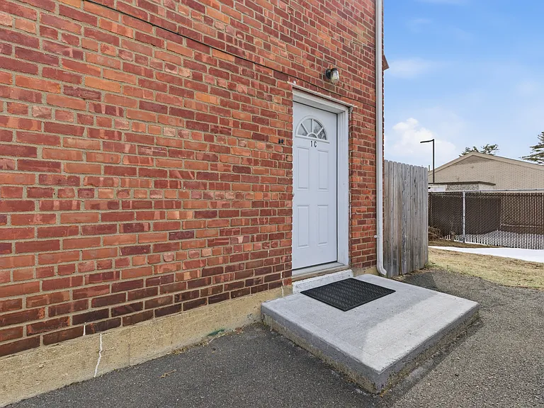 2420 Bennett Ave #1C — Photo 10