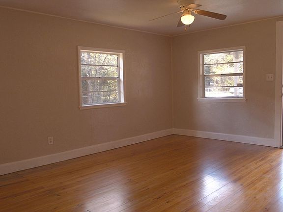 4th image of 2223 SE 10th Ave