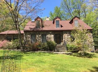 127 White Deer Rd, Shohola, PA 18337