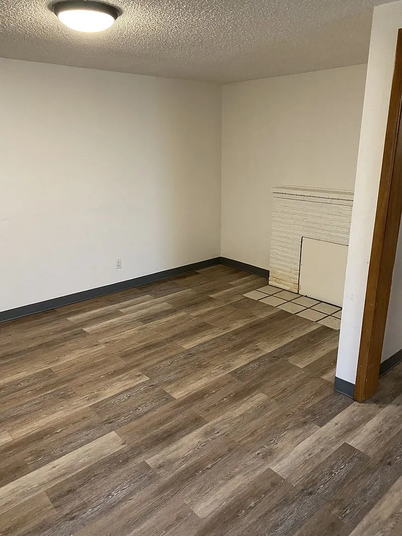 40 E Longfellow — Photo 4