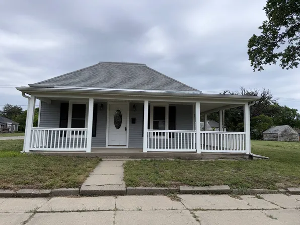 501 E South St, Beloit, KS 67420