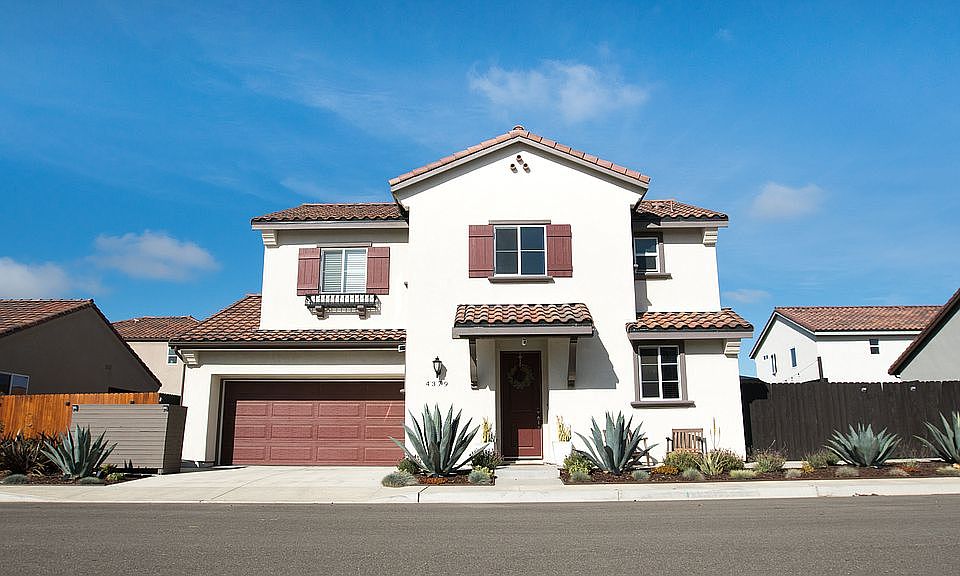 1st image of 4379 La Joya Dr
