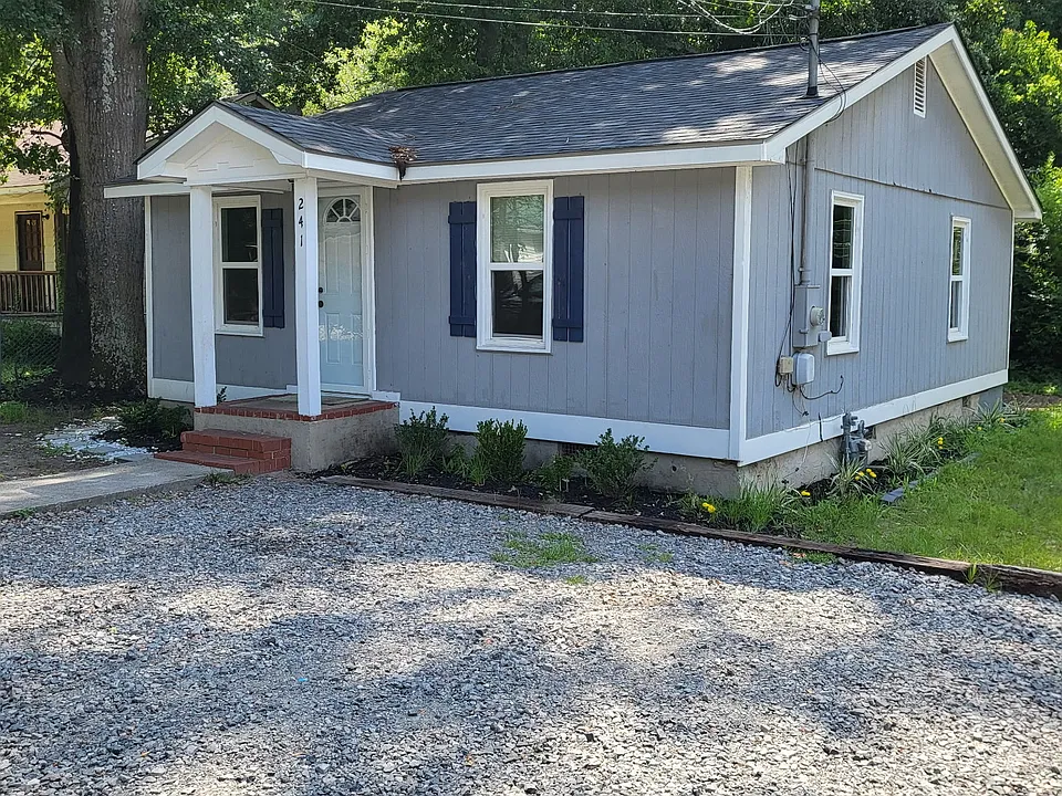 241 Cherokee St SE
