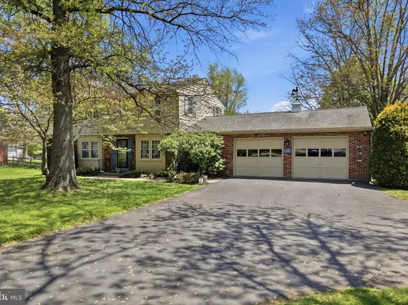 17 Derstine Rd, Hatfield, PA 19440