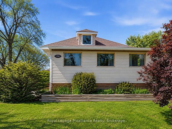 4th image of 252 Sidney St