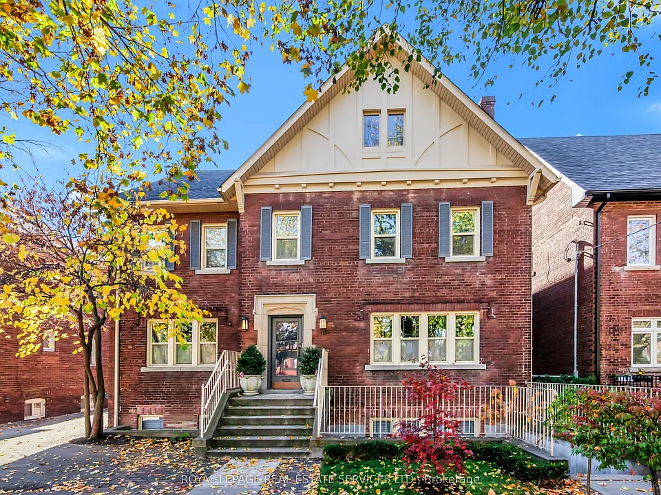 113 Chaplin Cres #2