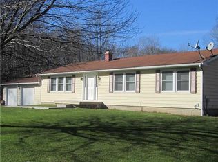 35 Applewood Ln, Mercer, PA 16137