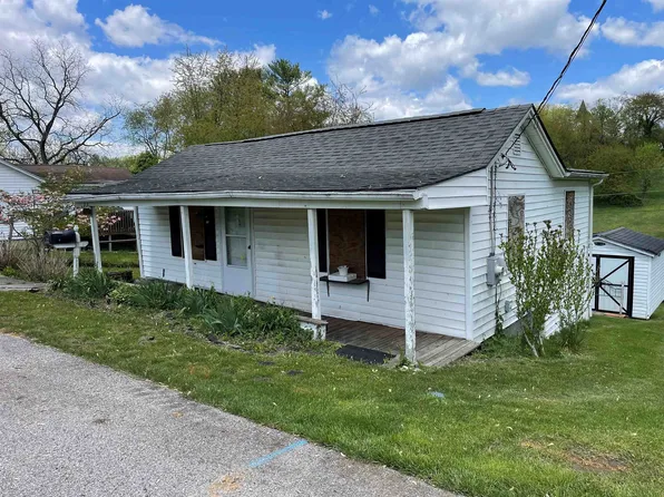 640 Johnston St NE, Christiansburg, VA 24073