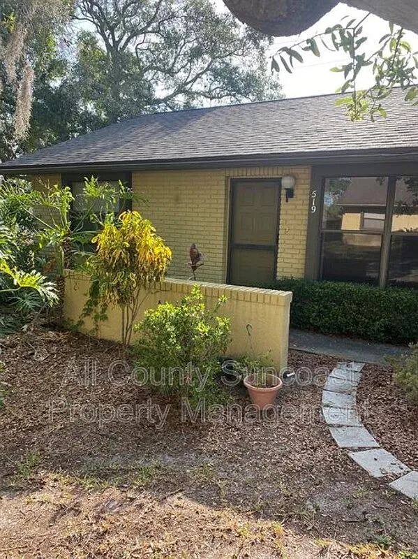 2 bed, 1.5 bath, $1,295 — Photo 1