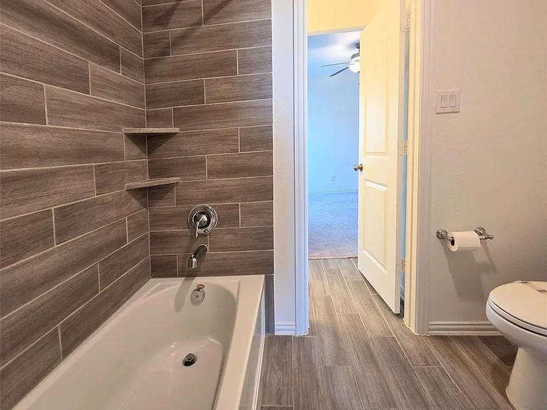 4826 Albany Ridge Ln — Photo 37