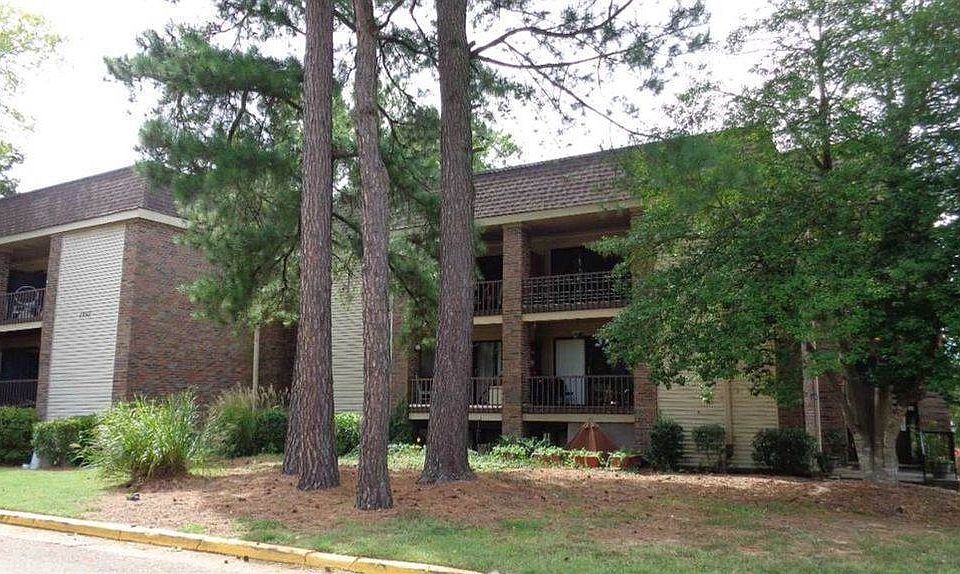 1st image of 1859 Poplar Woods Cir W APT 302