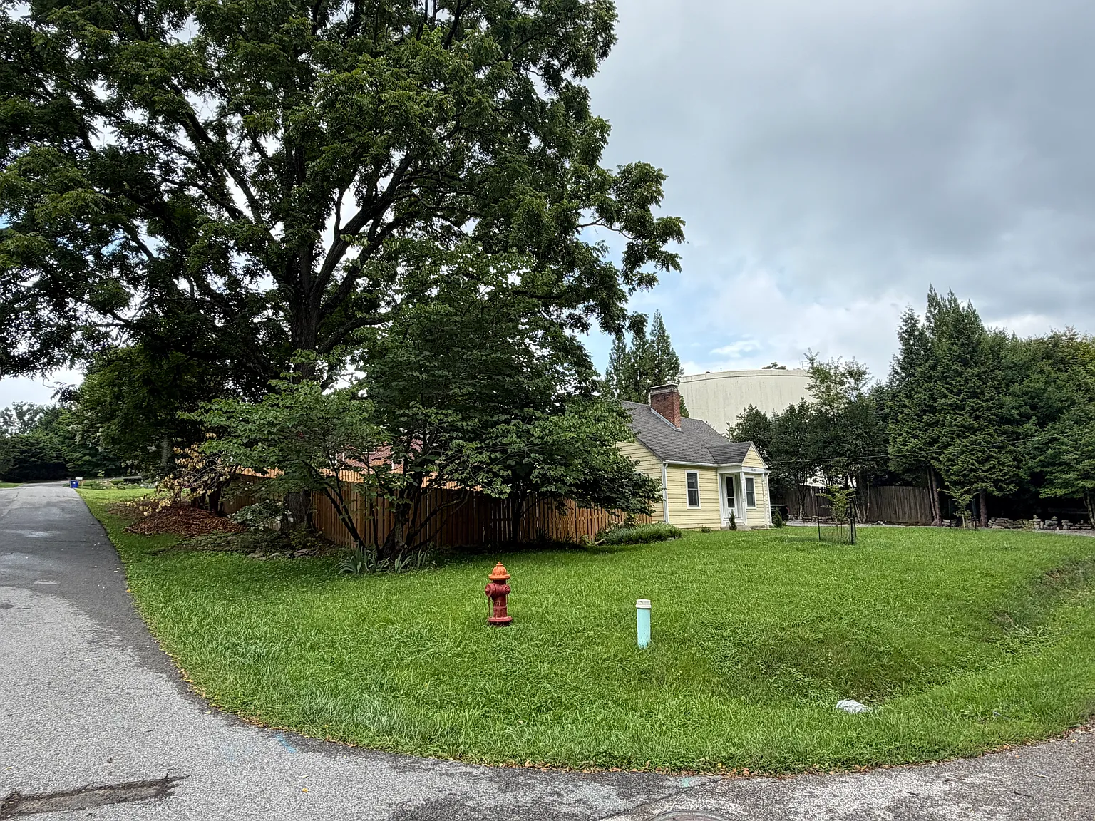 3 bed, 1738 sqft, $2,175 — Photo 2