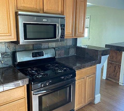 4th image of 8248 Fernwood Dr
