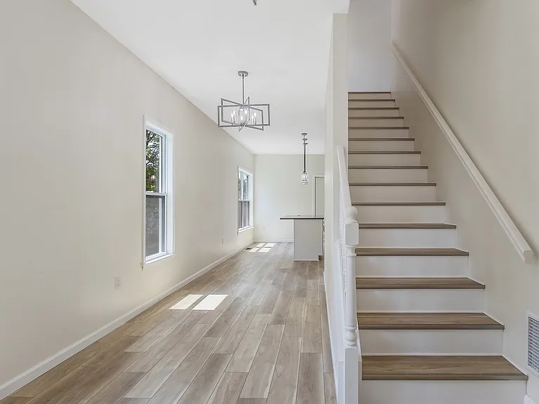 122 Alice Ave — Photo 6