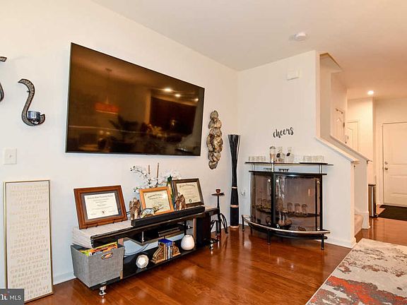 5th image of 3695 Chippendale Cir #64