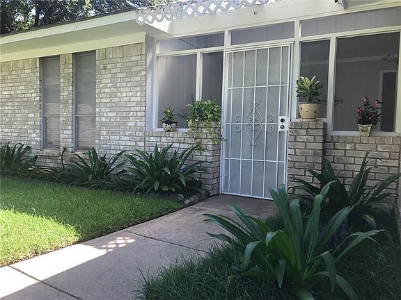 2nd image of 800 Crest Oak Ct