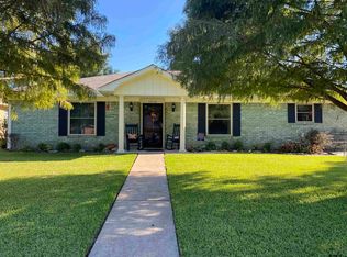 1913 Castlegate Dr, Henderson, TX 75654