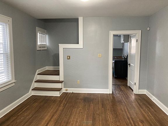 4th image of 270 E Jenkins Ave