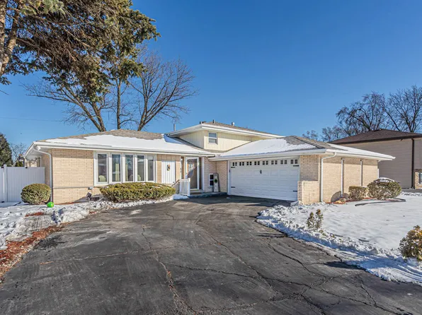 10215 S 82nd Ave, Palos Hills, IL 60465