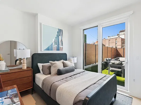 140 Central Ave, Brooklyn, NY 11221