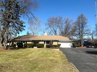 17W120 Woodland Ave, Bensenville, IL 60106