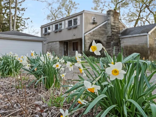 473 Pinewood Dr, McMurray, PA 15317