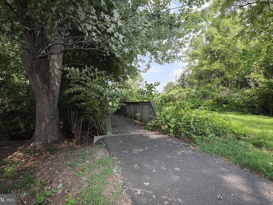 2nd image of 504 Westfield Rd