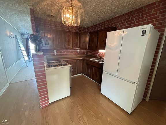 4th image of 3639 Lombardy Pl